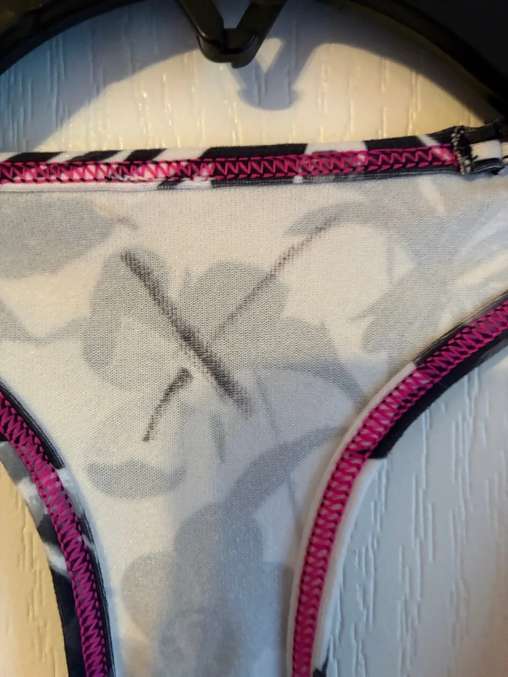 Lululemon Cool Racerback in Brisk Bloom Black White Sz 4